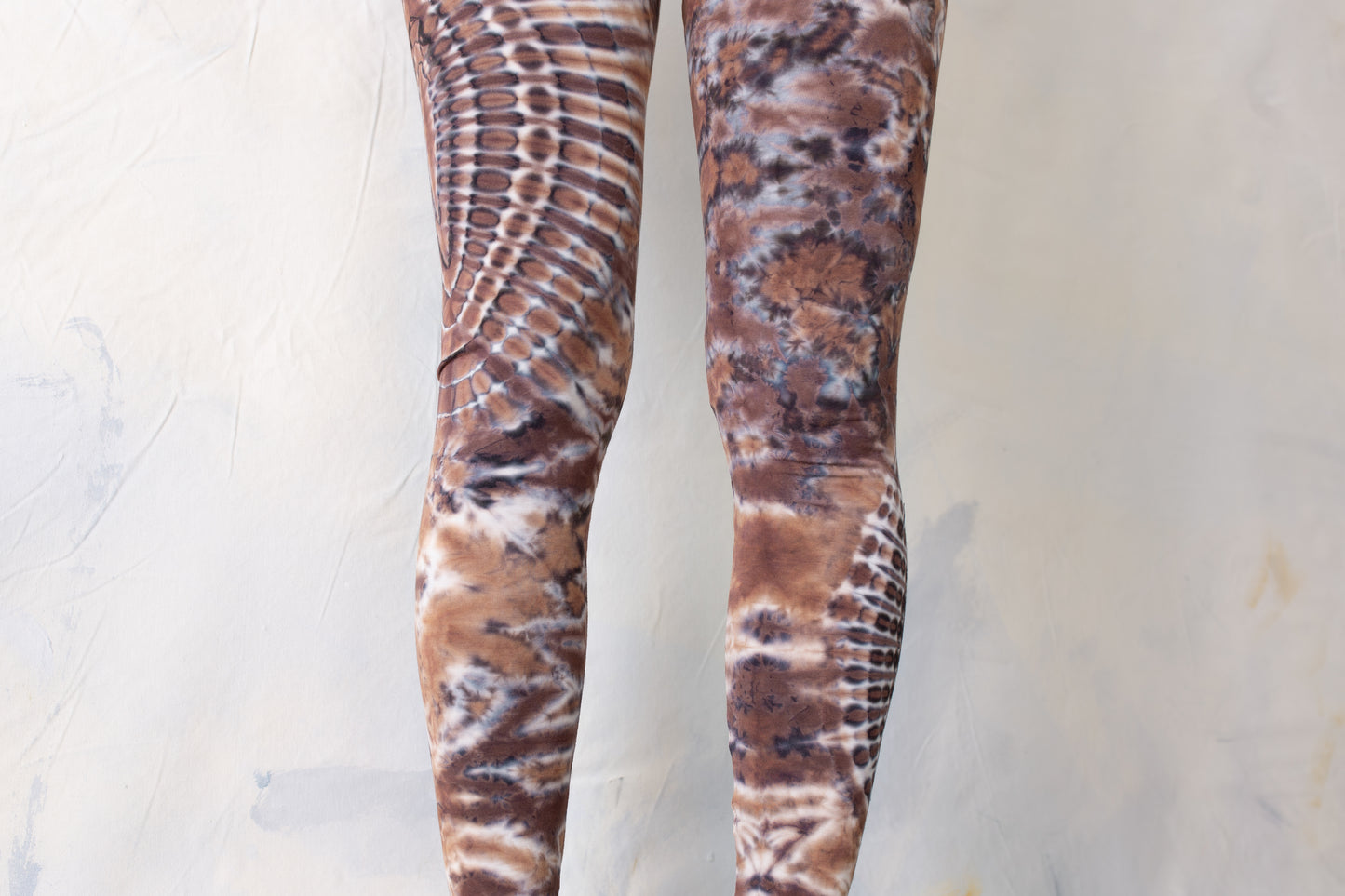 Leggings with an abstract floral Pattern - Batik, Tie-Dye - unisex - beige-brown-jeansblue