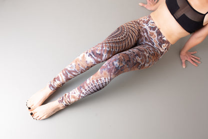 Leggings with an abstract floral Pattern - Batik, Tie-Dye - unisex - beige-brown-jeansblue