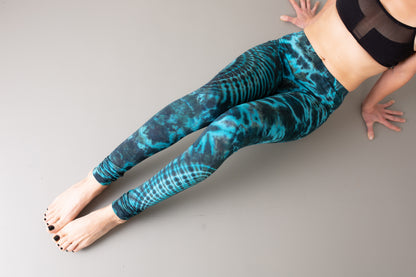 Leggings mit abstraktem Blumenmuster - Batik, Tie-Dye - unisex - blau-türkis