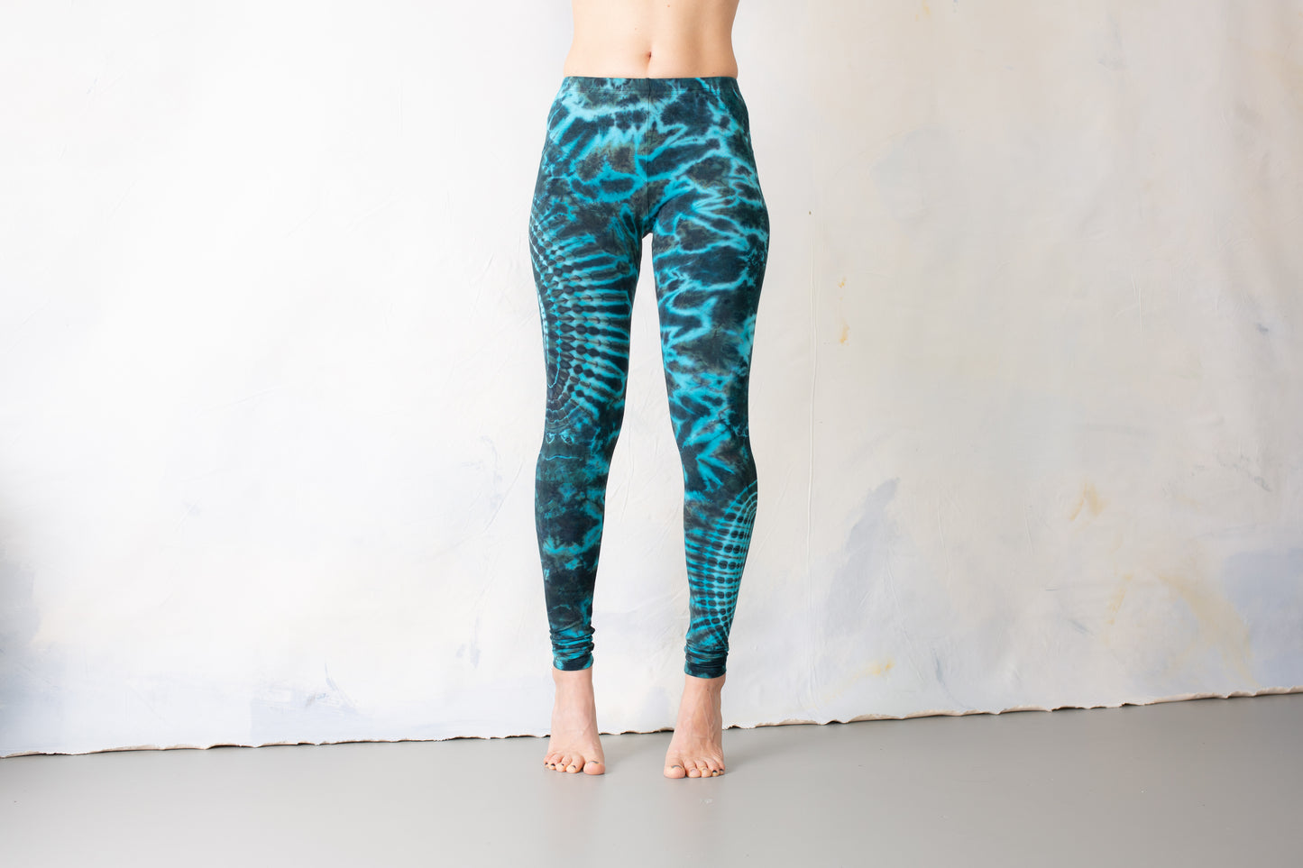 Leggings mit abstraktem Blumenmuster - Batik, Tie-Dye - unisex - blau-türkis