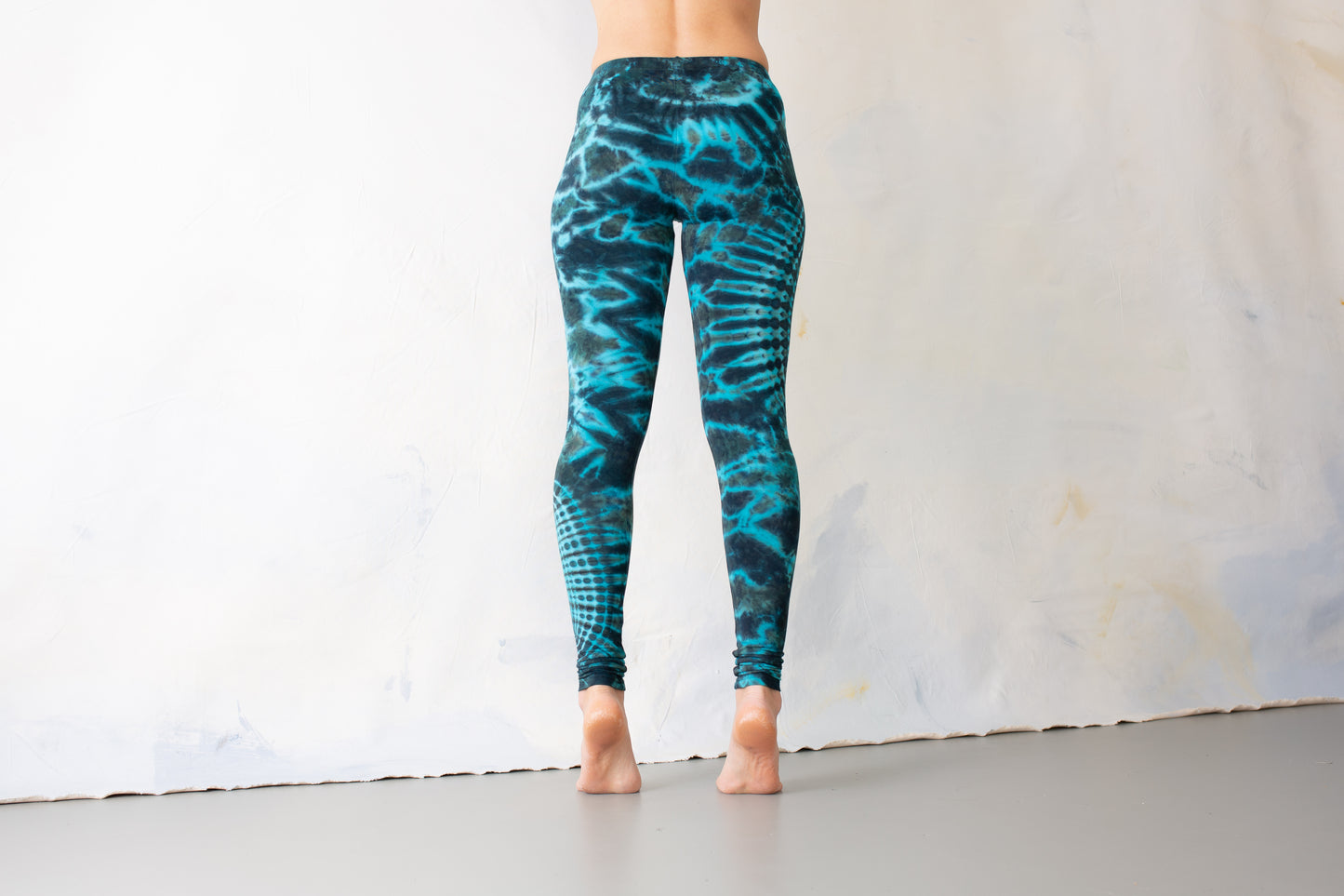 Leggings mit abstraktem Blumenmuster - Batik, Tie-Dye - unisex - blau-türkis