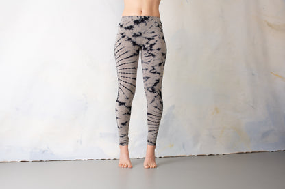 Leggings with an abstract floral Pattern - Batik, Tie-Dye - unisex - indigo, beige-blue