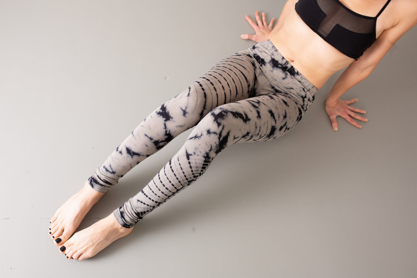 Leggings with an abstract floral Pattern - Batik, Tie-Dye - unisex - indigo, beige-blue