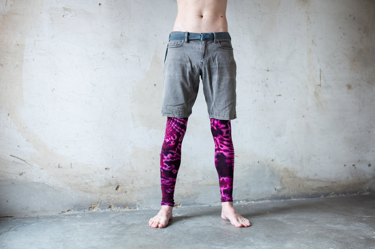 Leggings mit abstraktem Blumenmuster - Batik, Tie-Dye - unisex - dunkelpink-violett