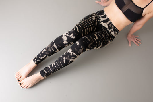 Leggings mit abstraktem Blumenmuster - Batik, Tie-Dye - unisex - schwarz-beige-grau