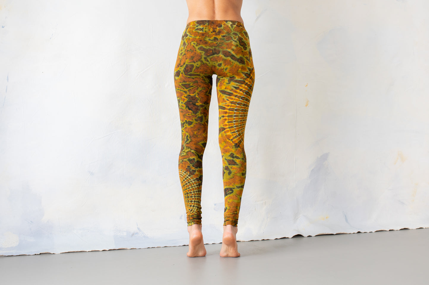 Leggings with an abstract floral Pattern - Batik, Tie-Dye - unisex - mustard brown