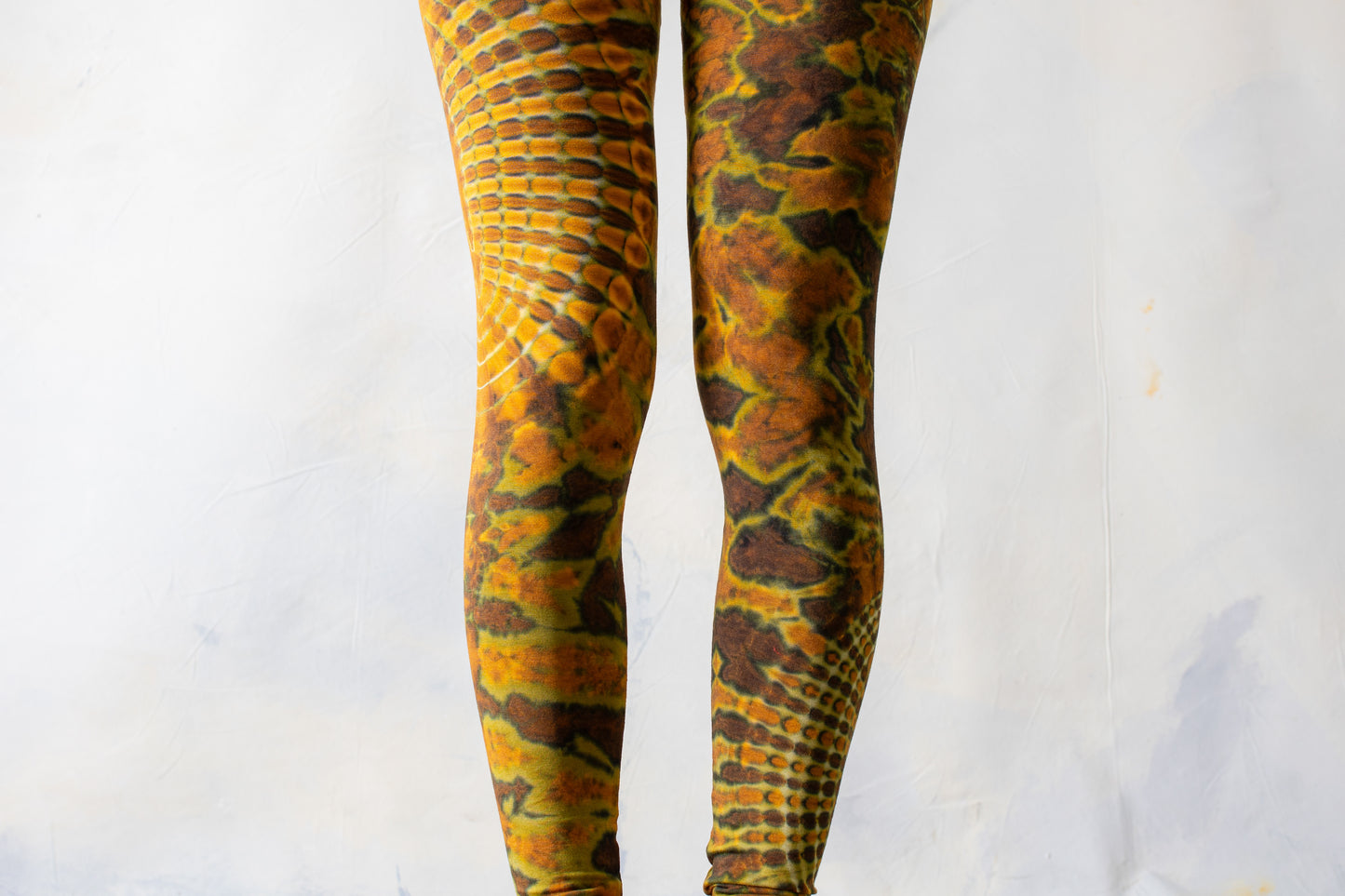 Leggings mit abstraktem Blumenmuster - Batik, Tie-Dye - unisex - senf-braun