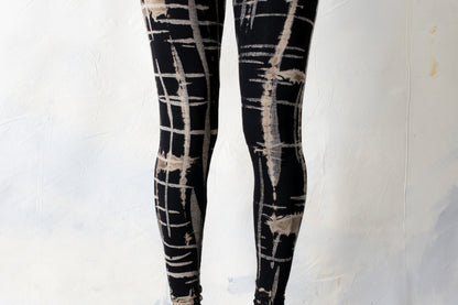 Leggings mit punky Kritzi-Kratzi Muster - Siebdruck, Batik, Tie-Dye - unisex - schwarz-grau-beige