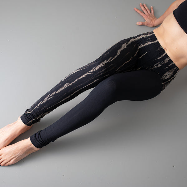 Leggings with Reptile Pattern - Batik, Tie-Dye - unisex - black-gray-beige
