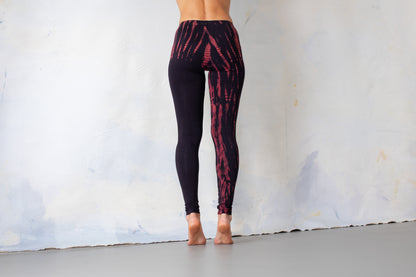 Leggings mit Reptilienmuster - Batik, Tie-Dye - unisex - schwarz-rot-violett