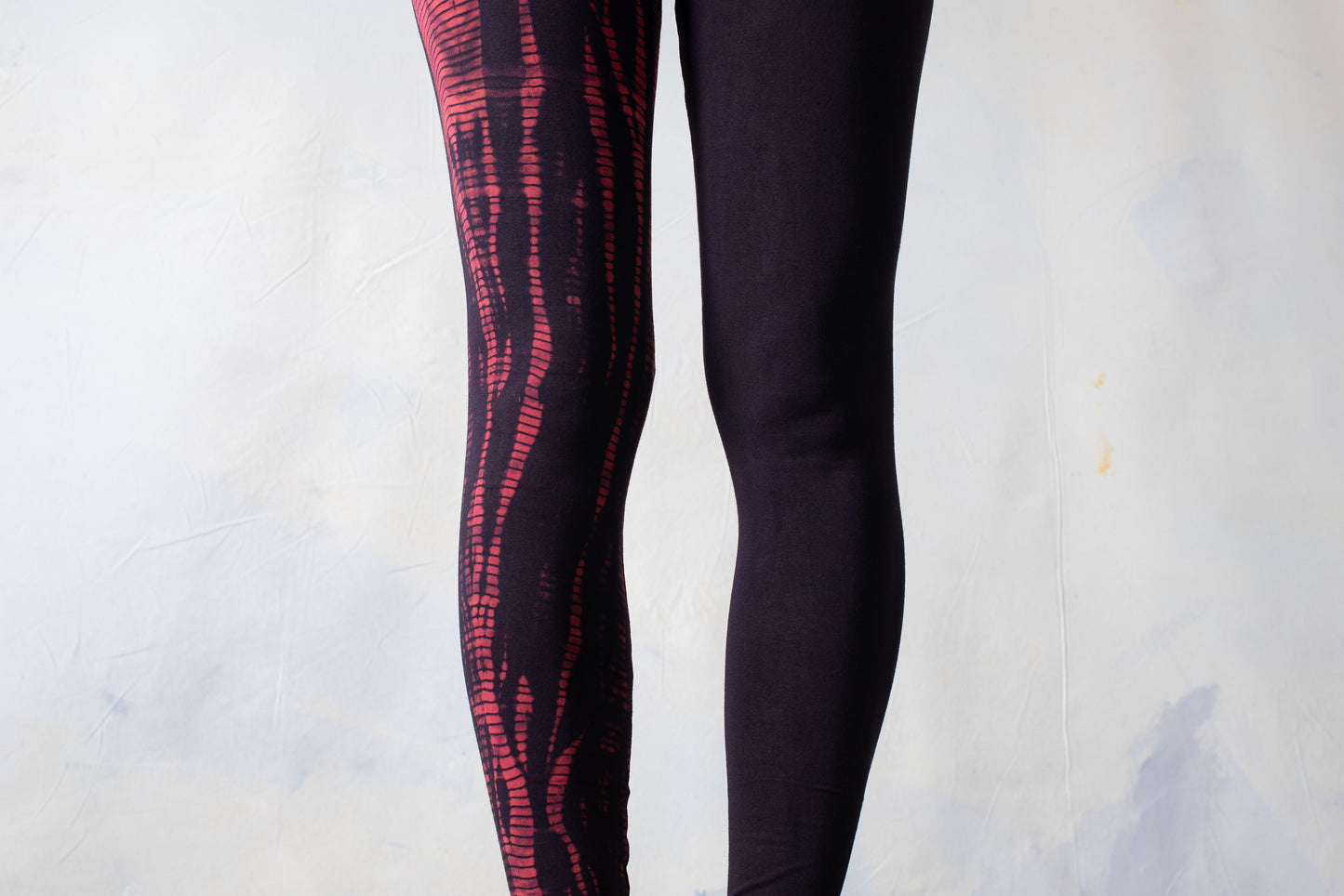 Leggings with Reptile Pattern - Batik, Tie-Dye - unisex - black-red-purple