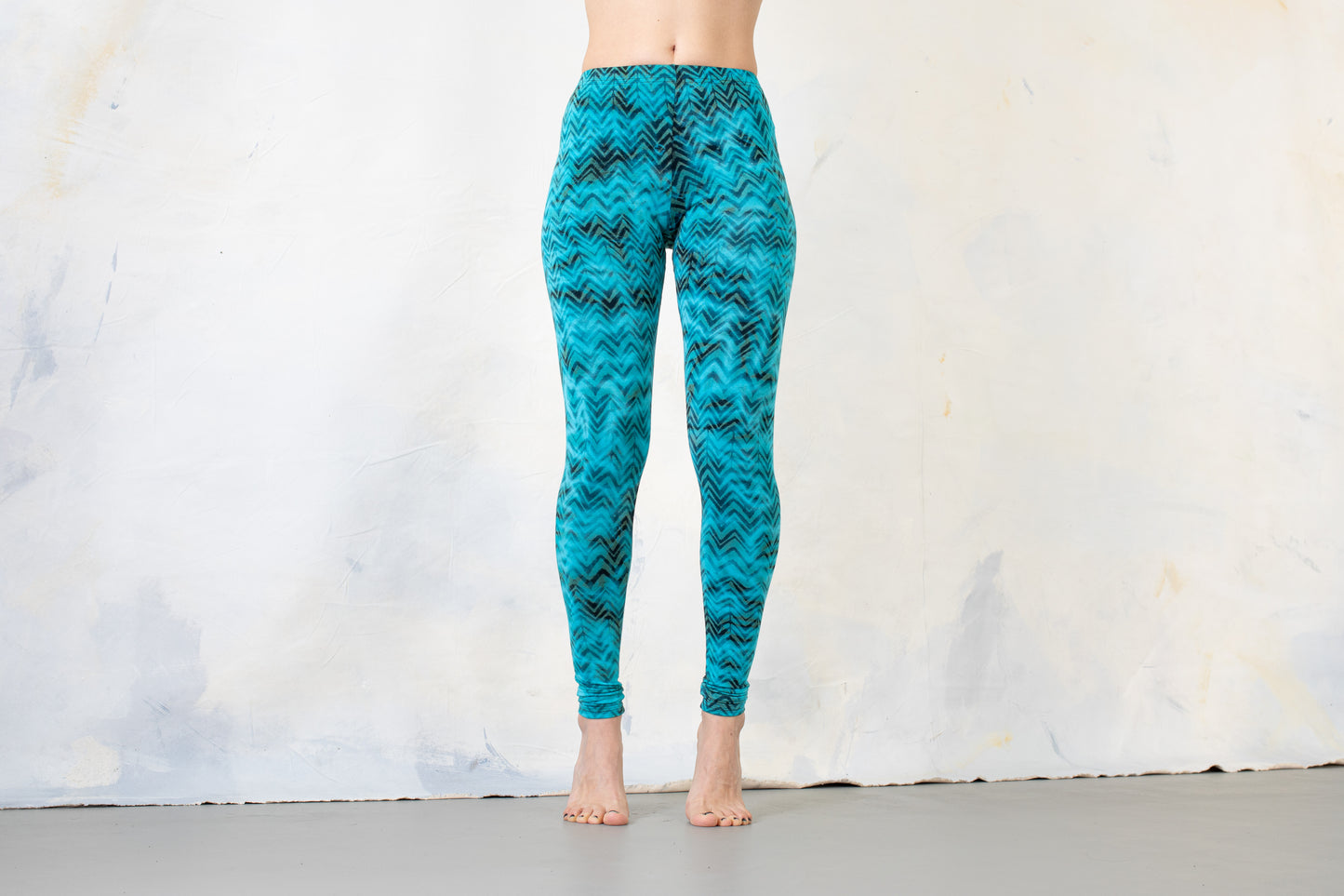 Leggings mit abstraktem Wellenmuster - Unterwasseroptik - blau-grün