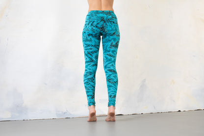 Leggings mit abstraktem Wellenmuster - Unterwasseroptik - blau-grün