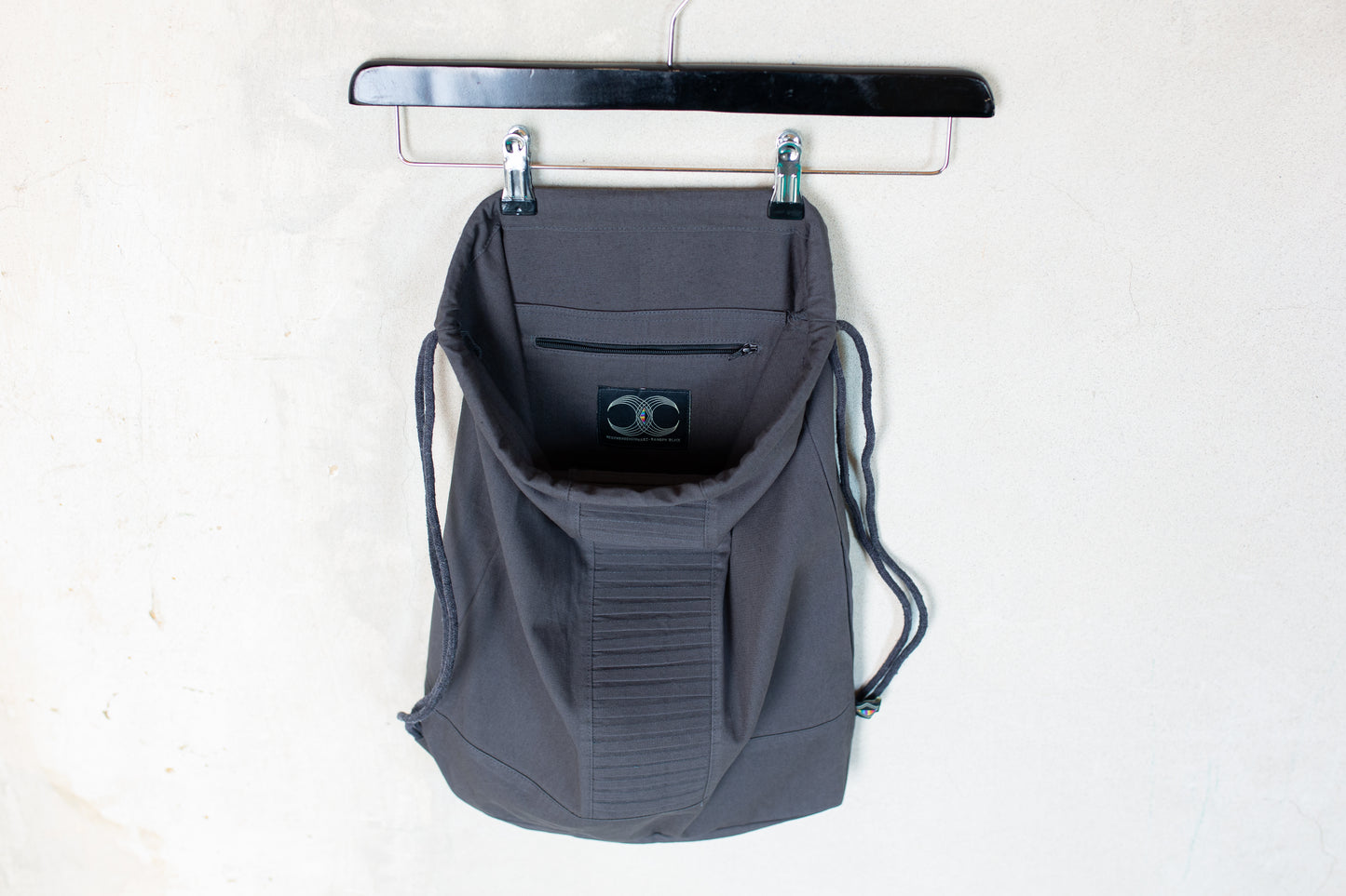 Rucksack - Beutel aus Baumwolle mit Nähten - grau
