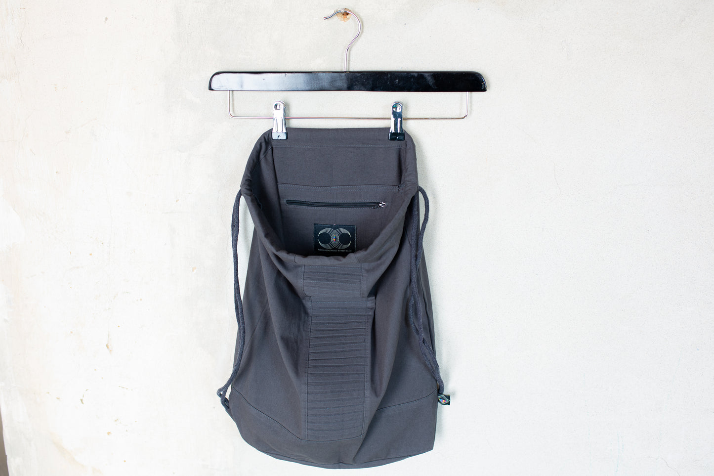 Rucksack - Beutel aus Baumwolle mit Nähten - grau