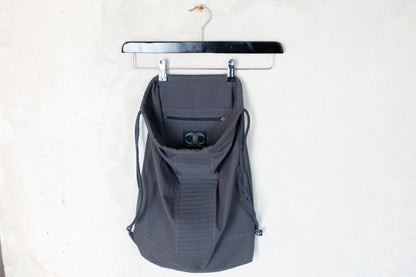 Rucksack - Beutel aus Baumwolle mit Nähten - grau