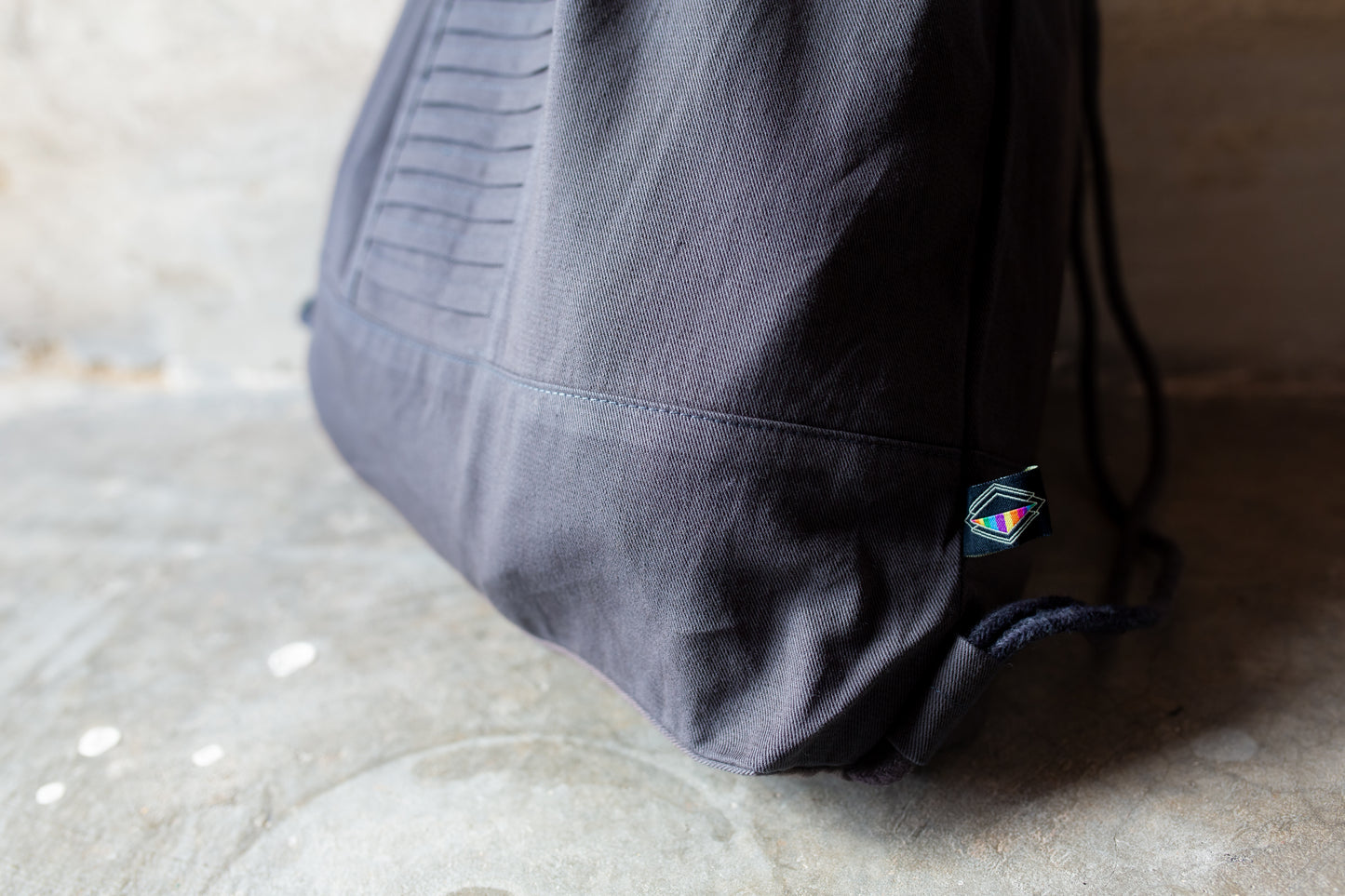 Rucksack - Beutel aus Baumwolle mit Nähten - grau