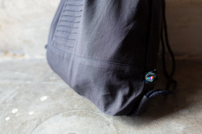 Rucksack - Beutel aus Baumwolle mit Nähten - grau