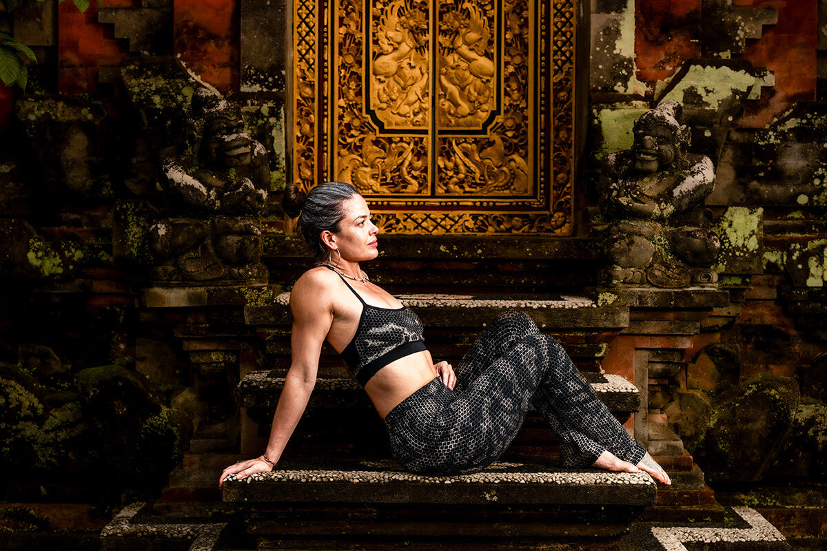 Shop the Look - Batik Bra & Leggings Set - Abstract Brick Statement