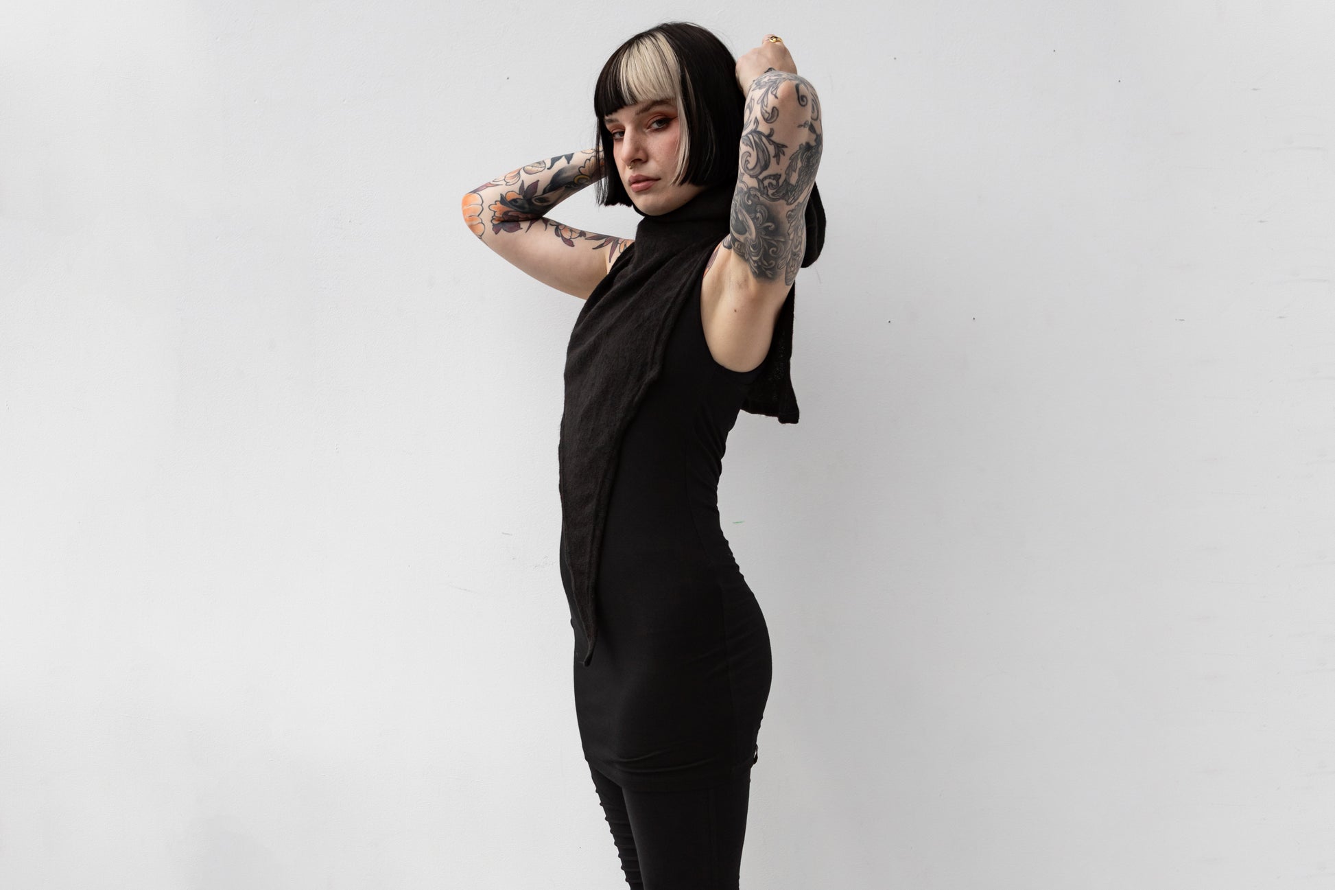 Schalkapuze aus Strick für alternative Looks und Festival-Outfits