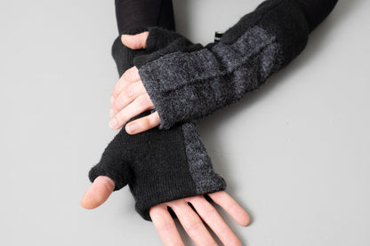 Cuddly Wrist Warmers - with Seam Structure - black-gray