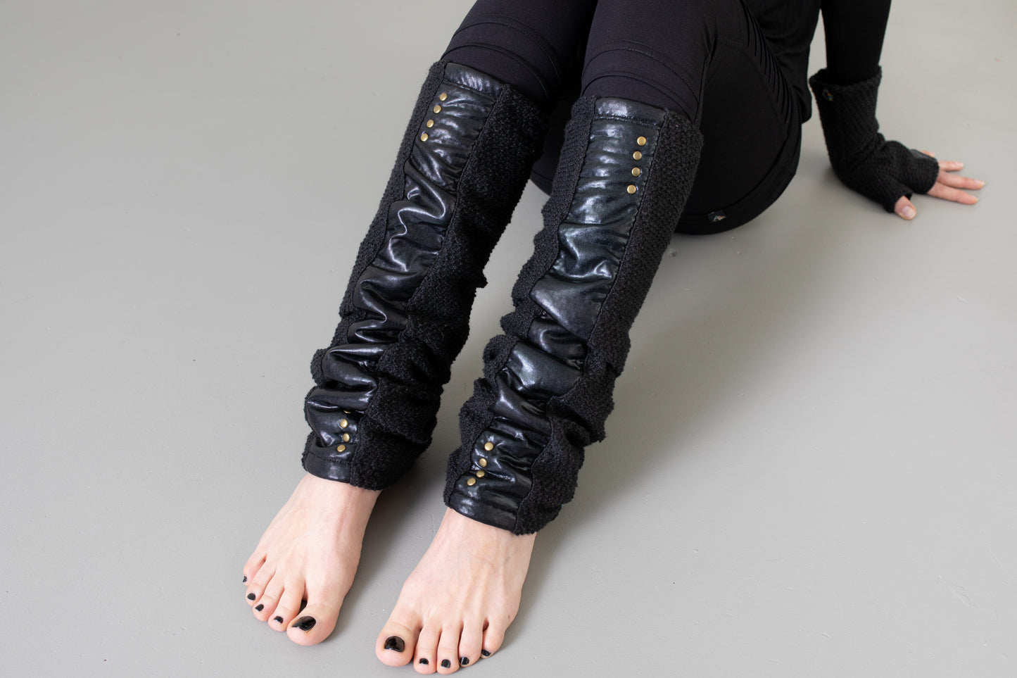 Leg warmers with shiny fabric and rivets - psy trance, cyberpunk - black