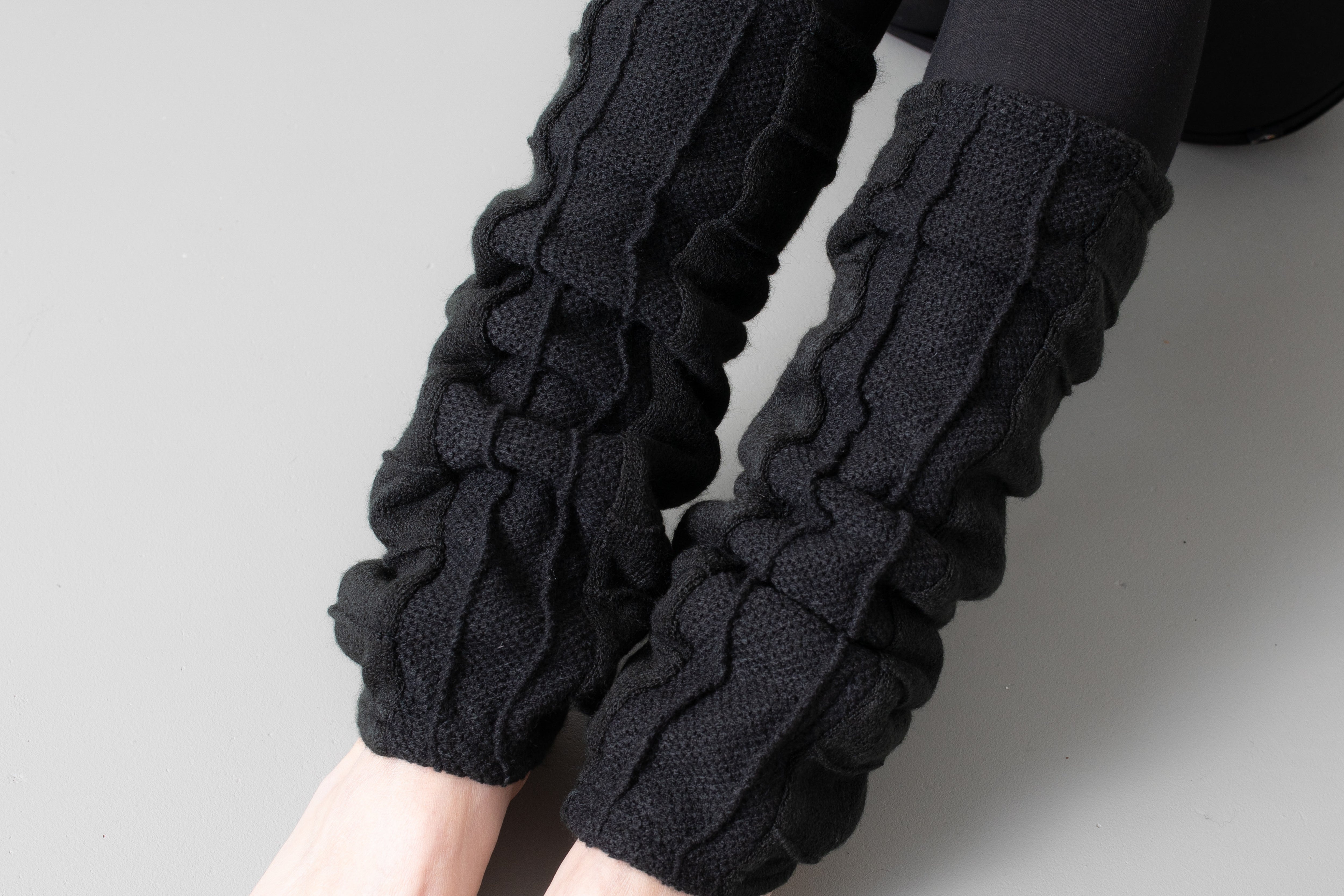 Cuddly Leg Warmers - with Seam Structure - black