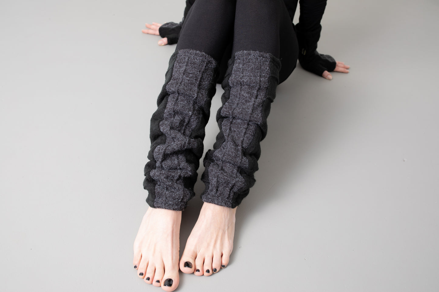 Cuddly Leg Warmers - with Seam Structure - black-gray