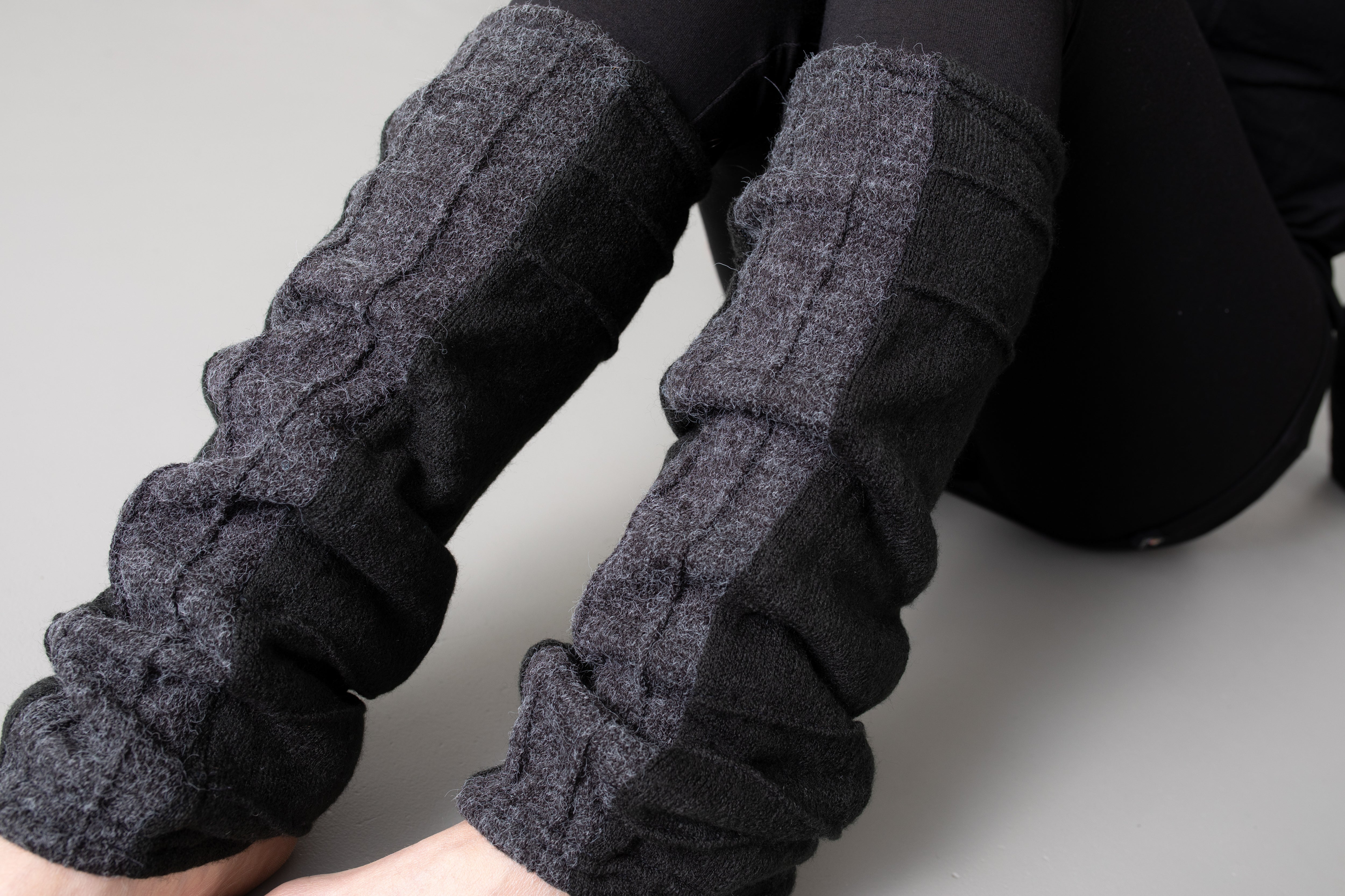 Cuddly Leg Warmers - with Seam Structure - black-gray