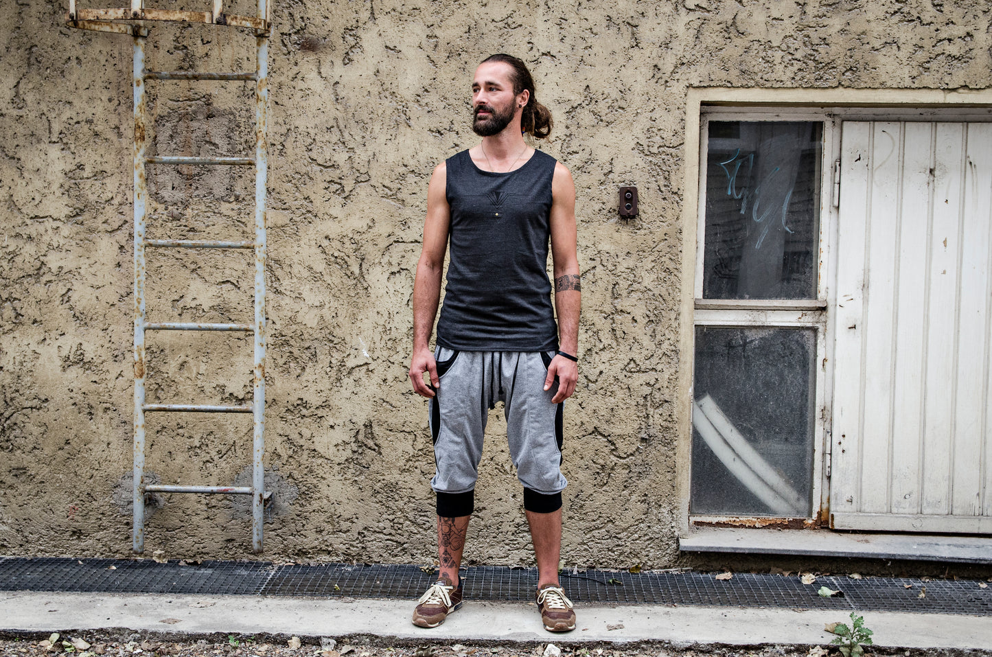 Tank top  - Seeveless Shirt - handprinted, with Rivets - gray