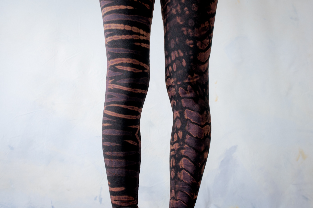 LEGGINGS mit Tiger- und Leopardenoptik - Batik, Tie-Dye - unisex - beige-braun-purpur