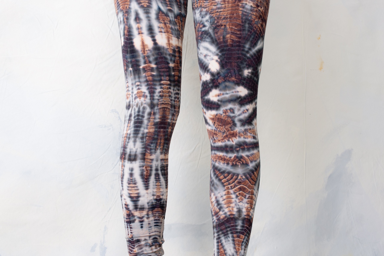 LEGGINGS mit abstrakten Rauten - Batik, Tie-Dye - unisex - schwarz-weiß-braun
