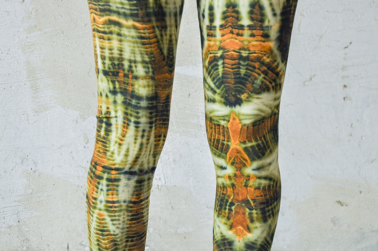 LEGGINGS mit abstrakten Rauten - Batik, Tie-Dye - unisex - camelbeige-senfbraun