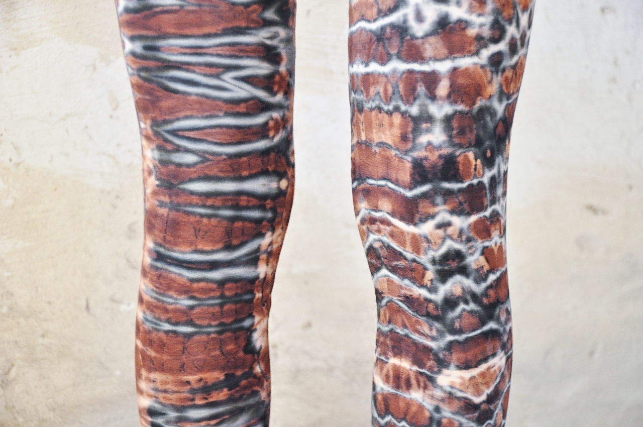 LEGGINGS mit Tiger- und Leopardenoptik - Batik, Tie-Dye - unisex - braun-blaugrau