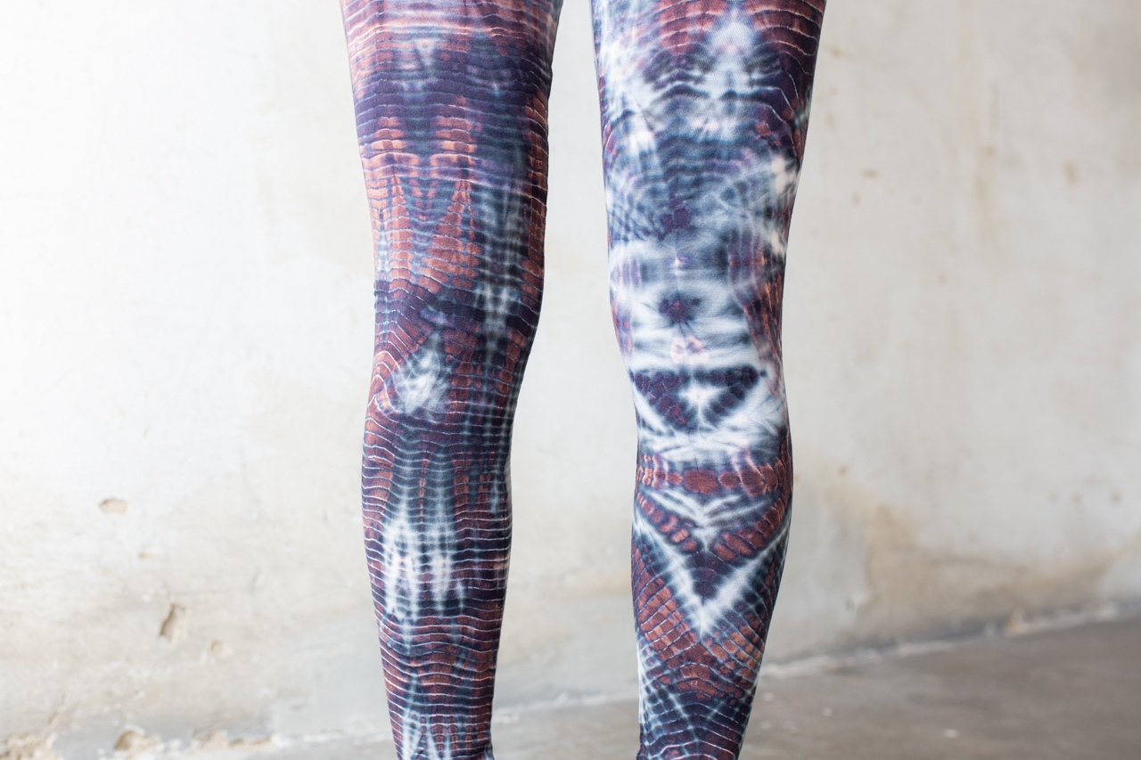 LEGGINGS mit abstrakten Rauten - Batik, Tie-Dye - unisex - schwarz-weiß-braun