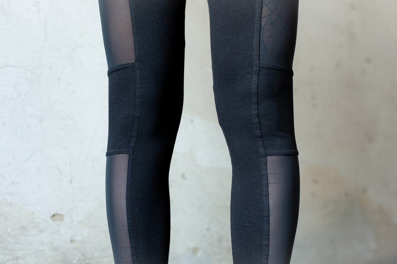 MESH LEGGINGS - Leggings mit transparentem Netzstoff - schwarz