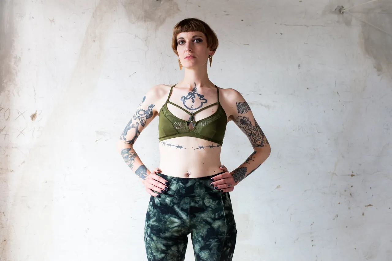 STRAPPY BRA - Bra Top, Bralette, Bustier, Yoga Top - with Lace - olive green